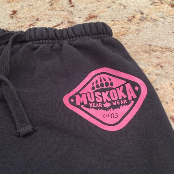 MUSKOKA BEAR WEAR BLACK YOUTH PAE JOGGERS SIZE L ( age 8-10) - Picture 2 of 9